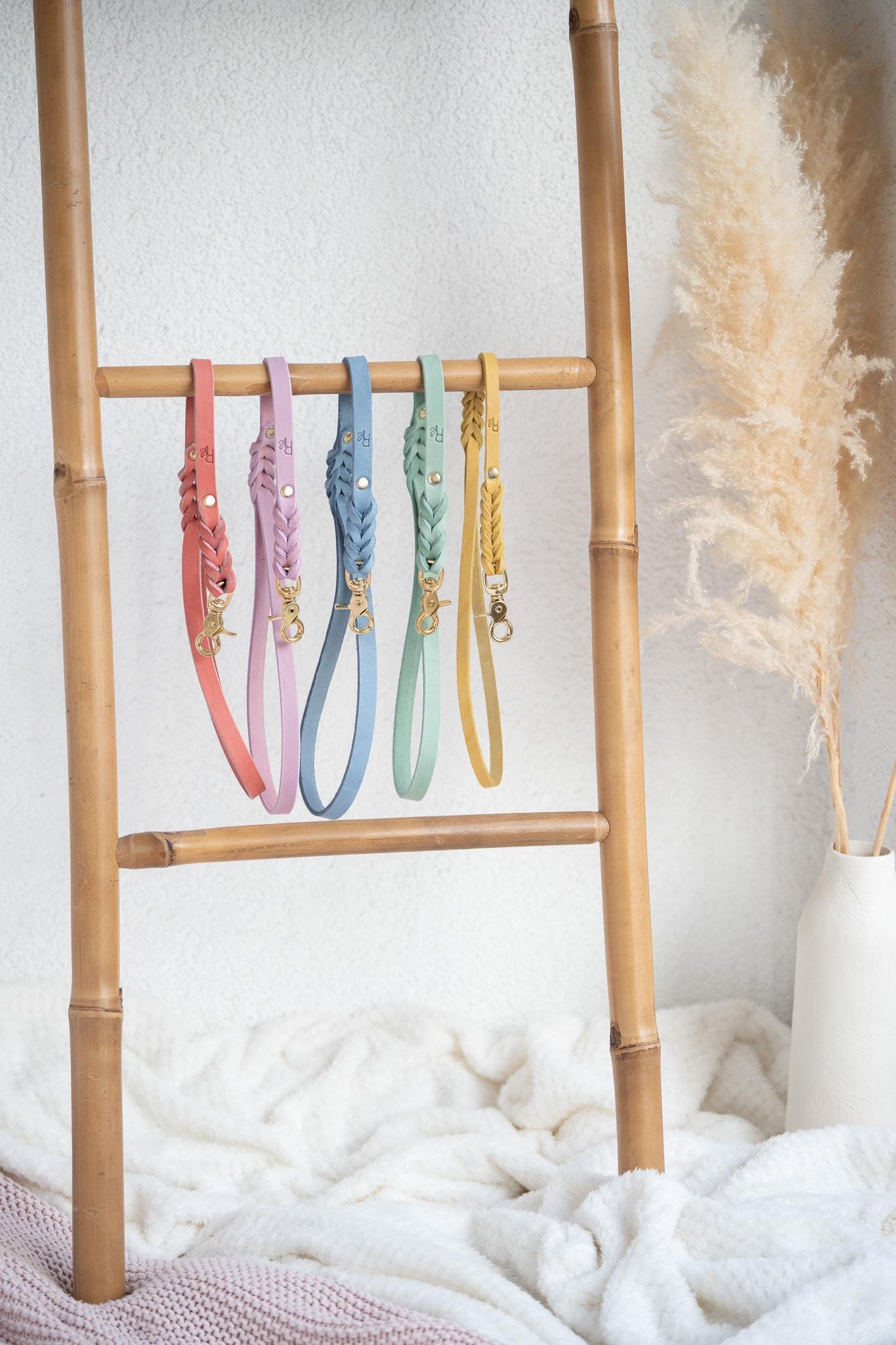 Mix & Match Set | Handschlaufe + Halsband Fettleder & Unterteil Makramee | PASTEL DREAMS - RudisRudel